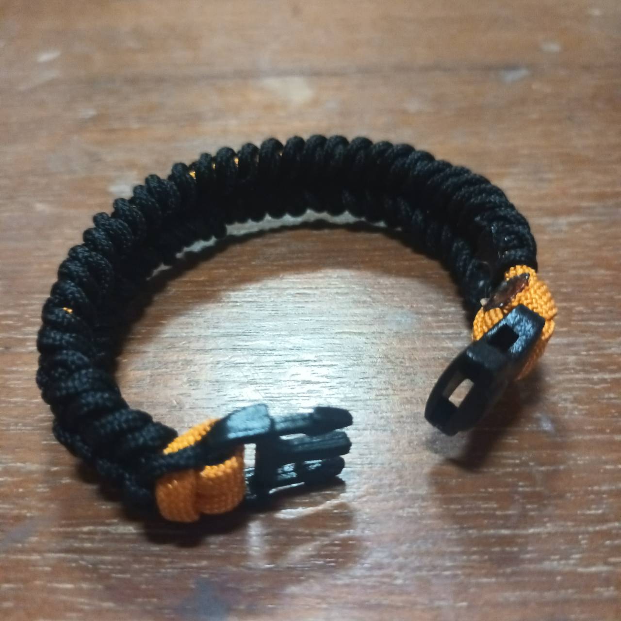 MC2THAILAND Virgo Knot Paracord Bracelet Model 01 Core Orange4mm / Black 2mm Color