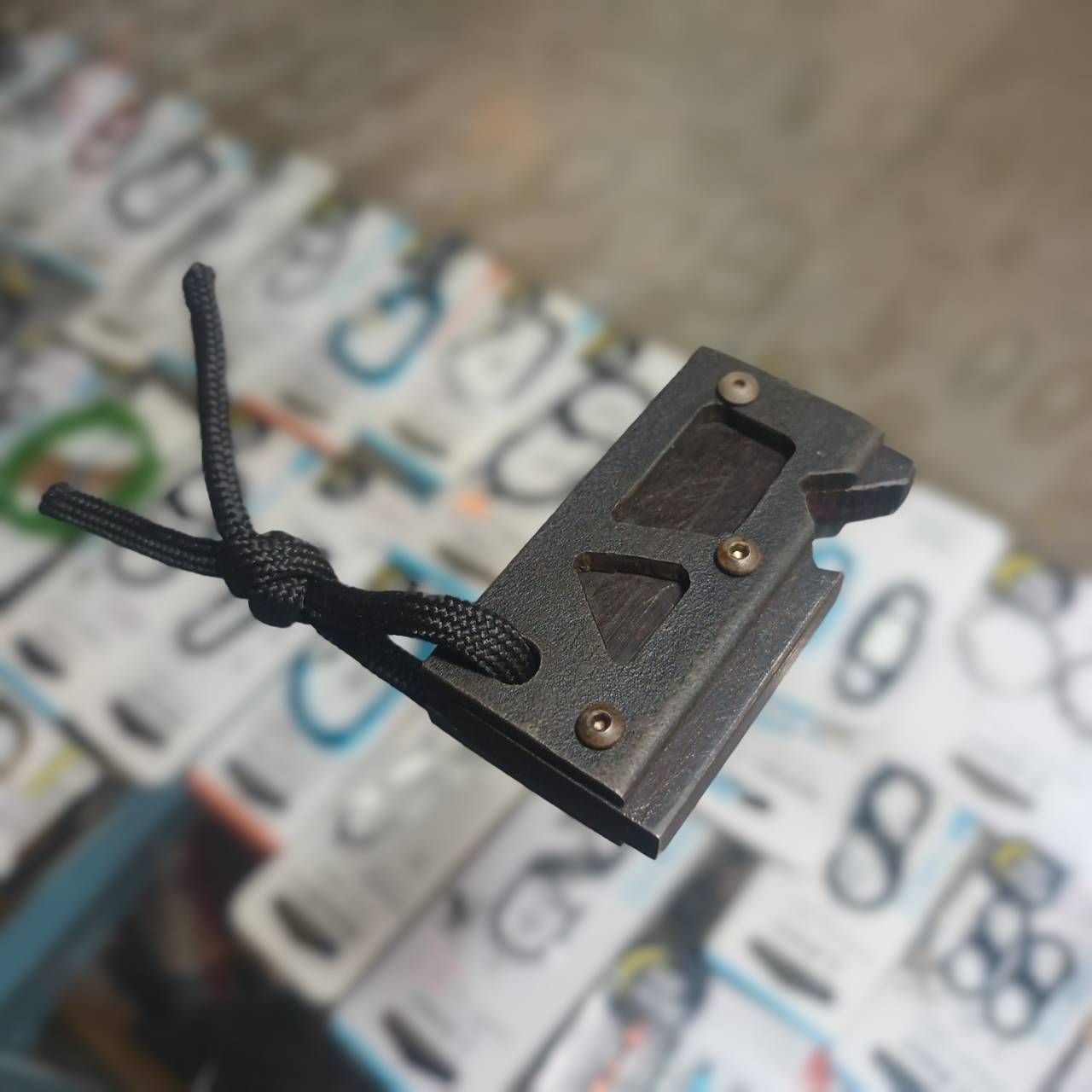 THE CAP OPENER FLAG SHIP PRO DARK MODEL 01