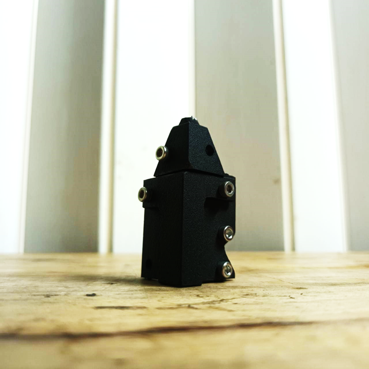THE CAP OPENER MORTAL KOMBAT NOOB SAIBOT MODEL 03