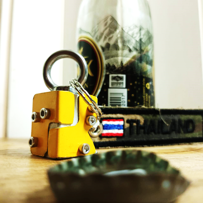 THE CAP OPENER COUNTRYMAN THAILAND MODEL 04