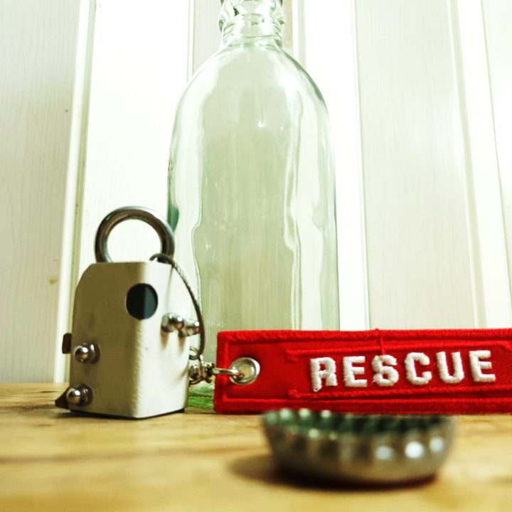 THE CAP OPENER RESCUEMAN RESCUE MODEL 01