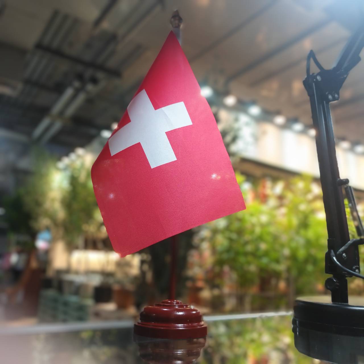 ธงเสาเดี่ยวตั้งโต๊ะ สวิสเซอร์แลนด์ SWITZERLAND